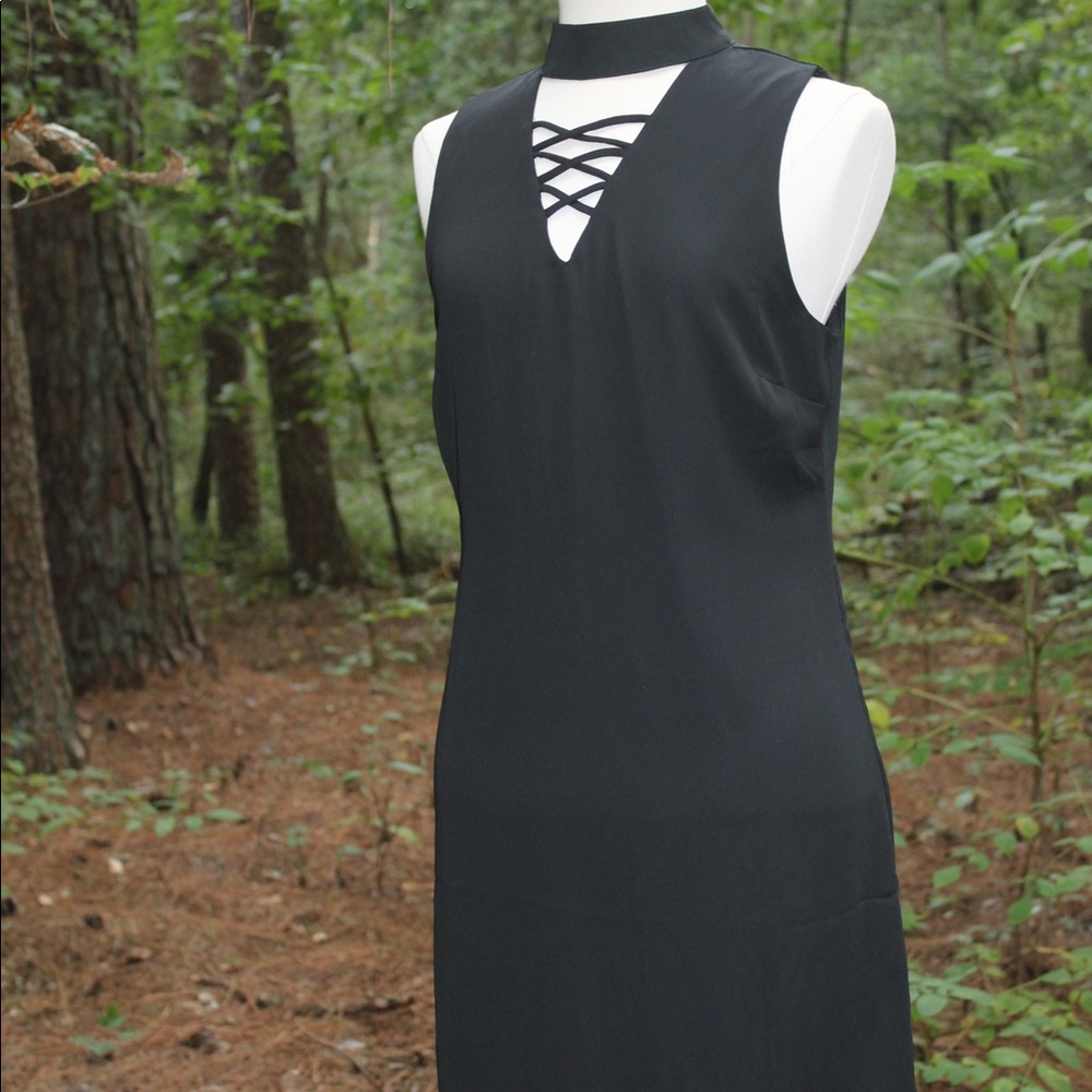 Black Sleeveless Dress